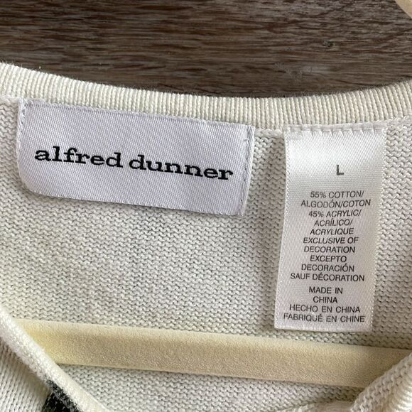 Alfred Dunner Ladies Pullover Sweater Top,Size Large,White w/ Yellow&Blue Floral - Picture 3 of 6